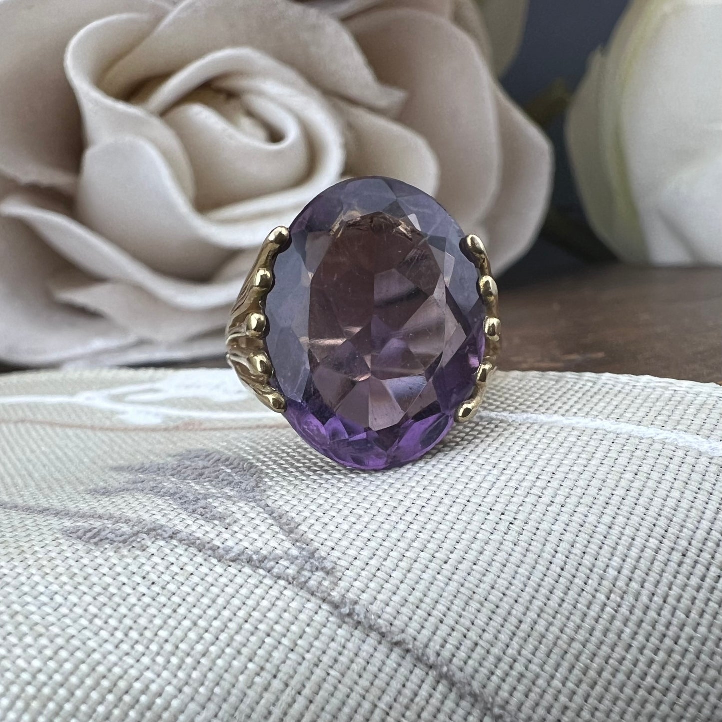 Anello Cocktail in oro e ametista Londra 1988