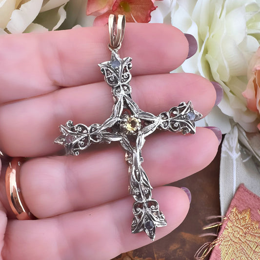 Croce Pendente in Oro e Argento con Topazi e Citrino