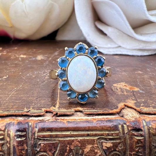 Anello Margherita in Oro Giallo con Opale e Quarzi Azzurri
