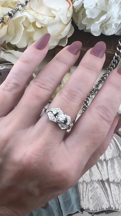 Anello Art Déco in Platino e Diamanti (ca. 1920)