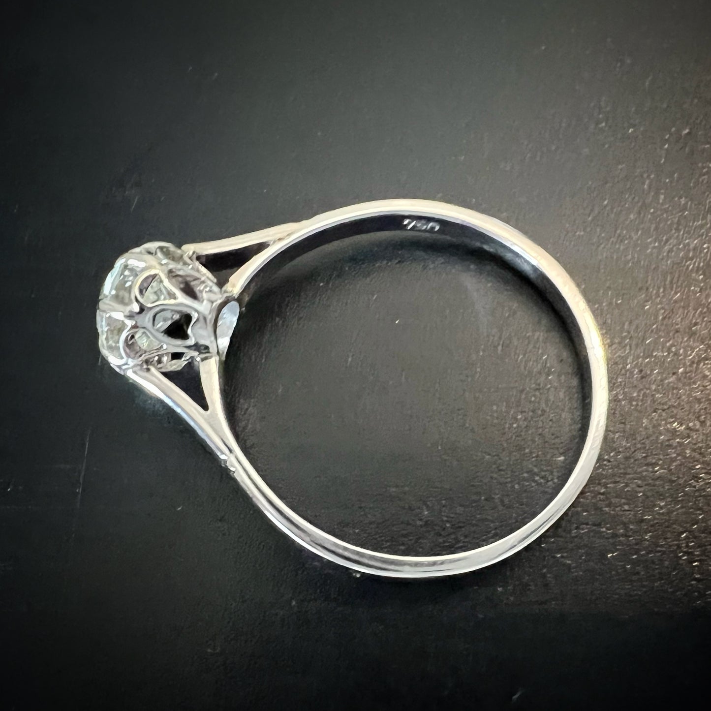 Anello solitario vintage in oro bianco 18k e diamante Old Mine 0.82 ct – Italia, anni 1930–40