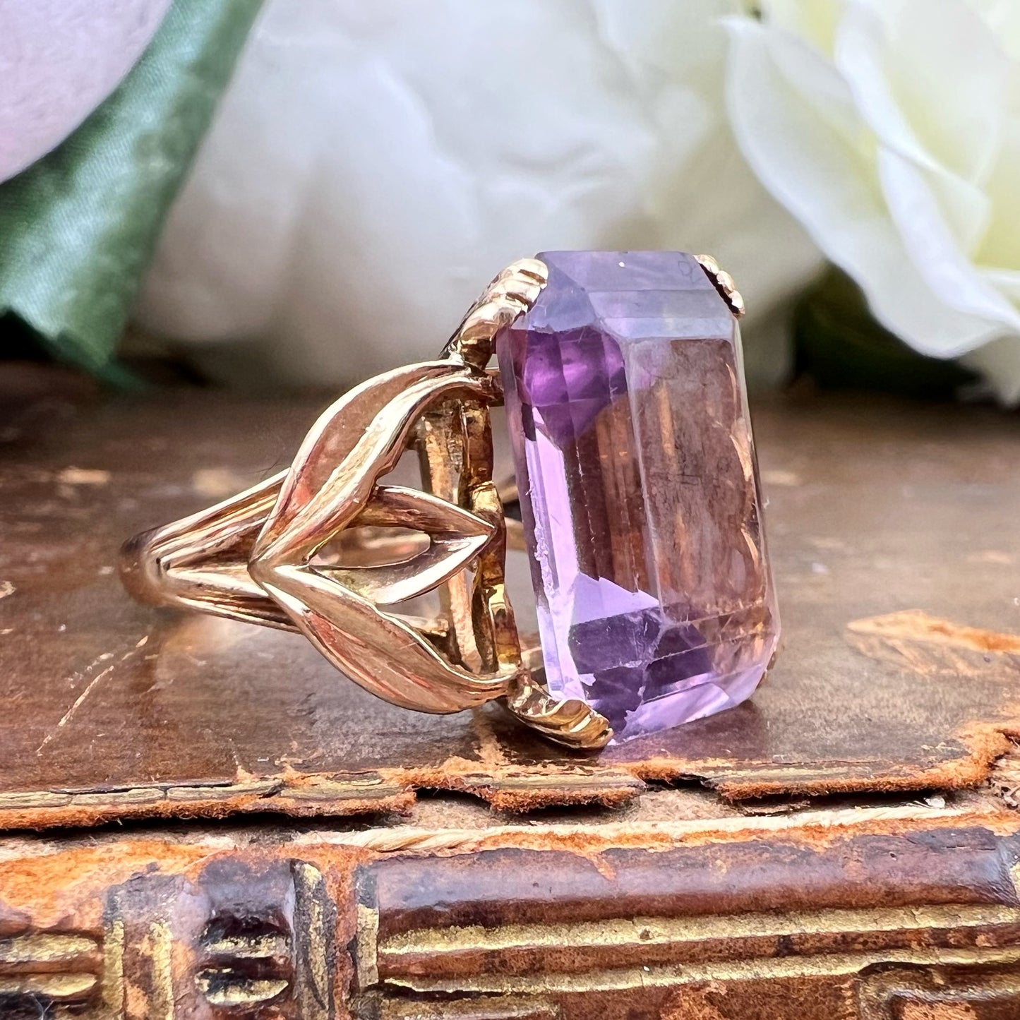 Anello cocktail in oro 9 k con grande ametista, Birmingham 1961