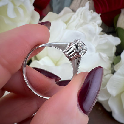 Anello Solitario in Oro Bianco 18K con Diamante Brillante 0.27 ct