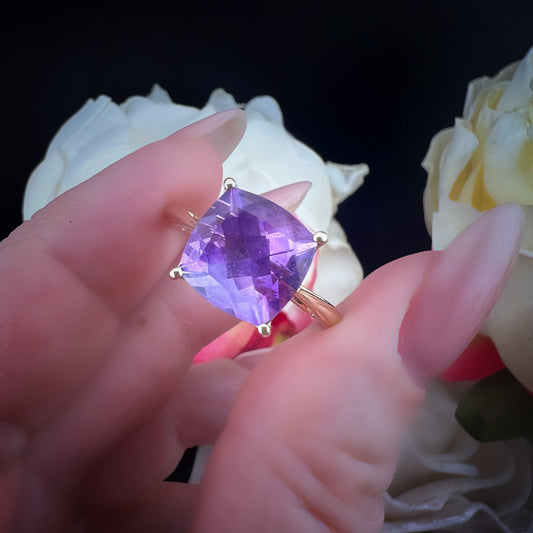 ✨ Anello “Pre Loved” con Ametista Quadrata in Oro 10kt – Eleganza Vintage da Birmingham ✨