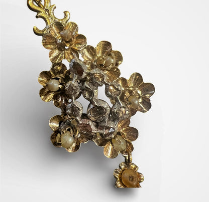 Orecchini in oro, diamanti, perline e paste vitree 1790-1830