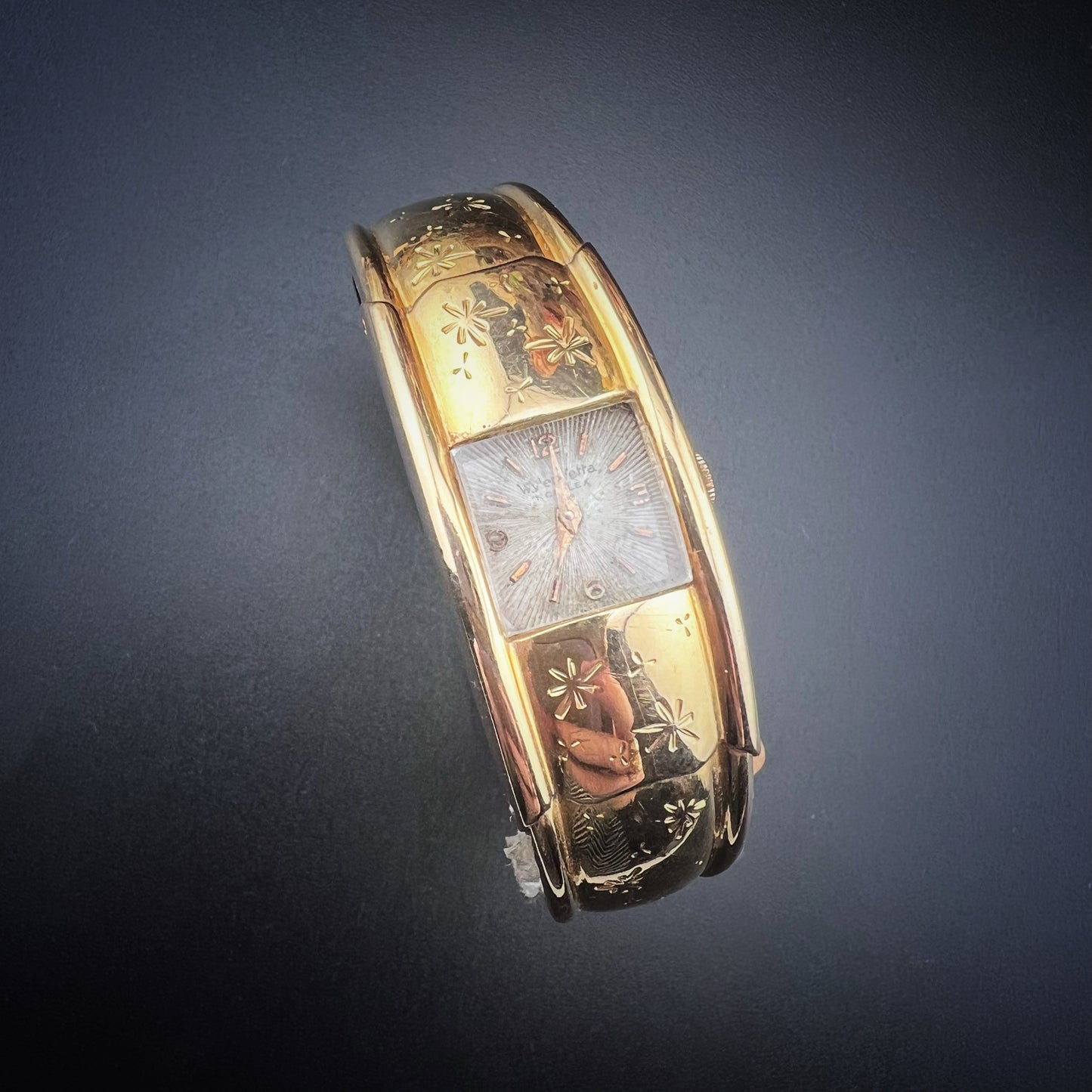 Orologio bracciale in oro 18 ct Wyler Vetta anni ‘50/‘60