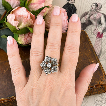 Anello vintage a grande fiore in oro 18k con diamanti taglio rosa e brillante