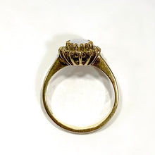 Carica l&#39;immagine nel visualizzatore di Gallery, Anello vintage inglese in oro con opale e diamanti
