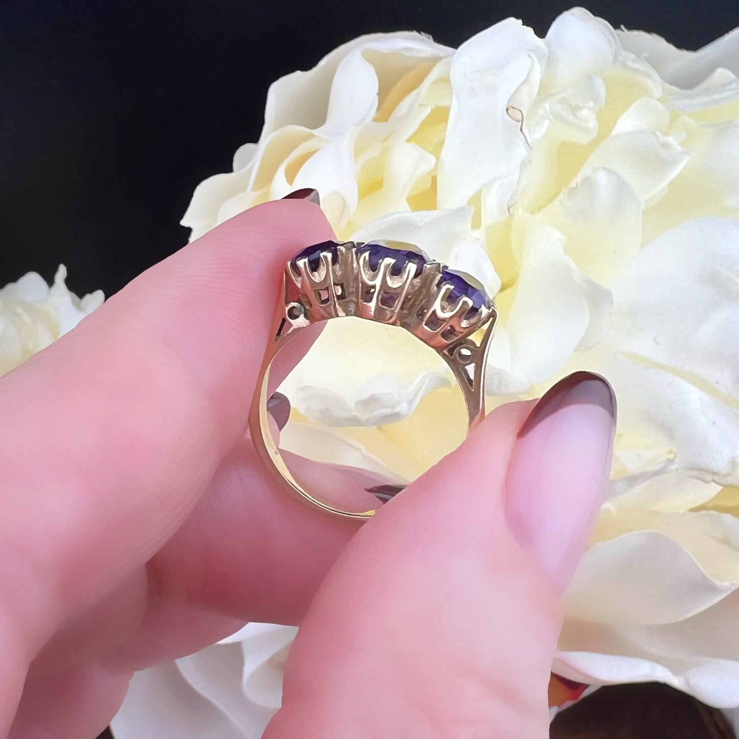 Anello trilogy con ametiste in oro giallo – Vintage anni ’70