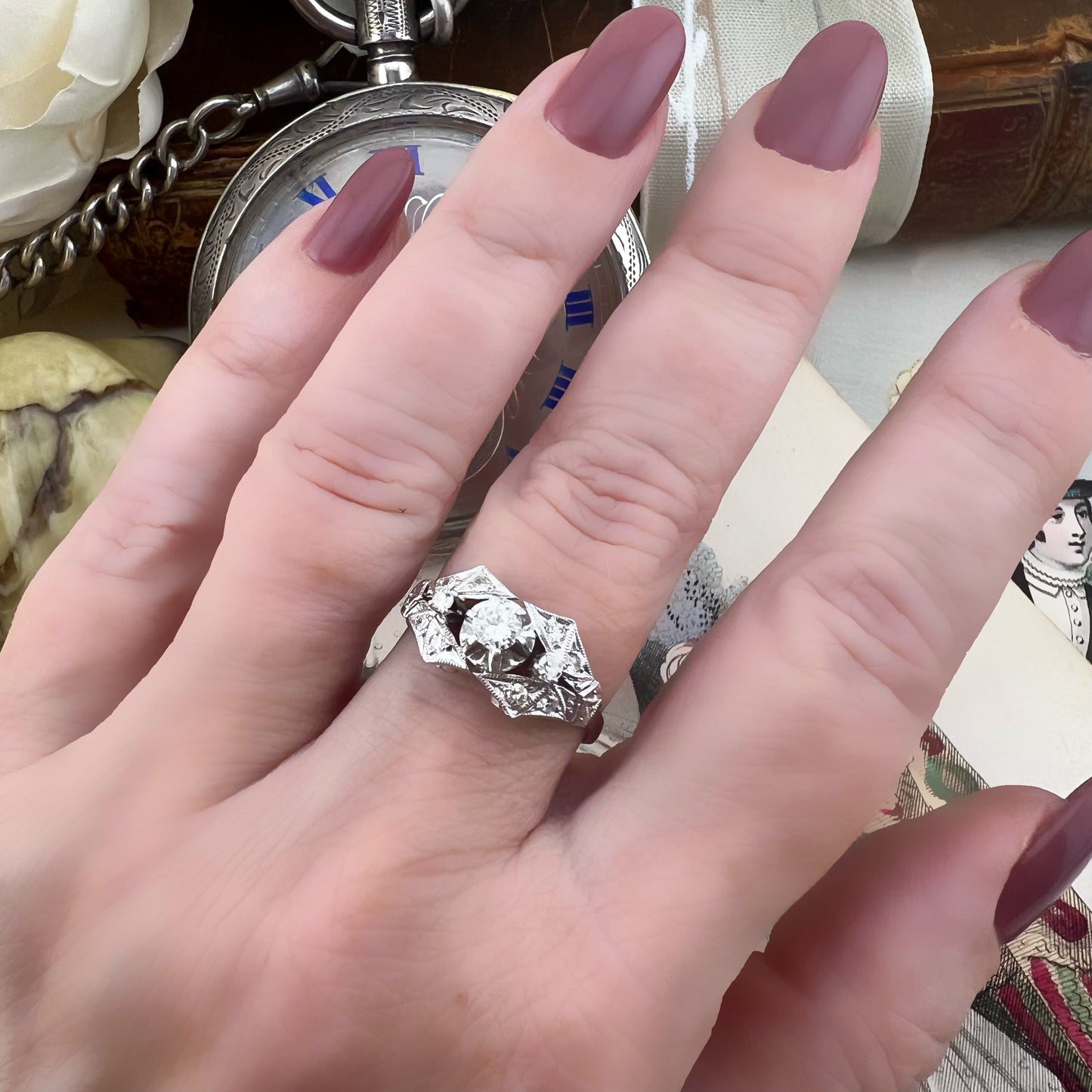 Anello Art Déco in Platino e Diamanti (ca. 1920)