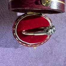 Carica l&#39;immagine nel visualizzatore di Gallery, Riviere con 5 spinelli a scalare in oro 9 carati e palladio
