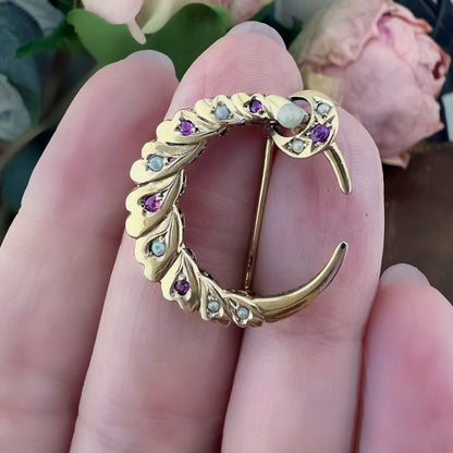 Spilla a Luna in Oro 18 Carati con Rubini e Perline – Primi del Novecento