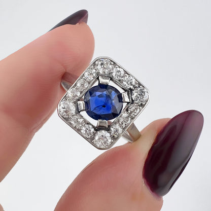 Anello Art Déco in platino con zaffiro e diamanti old mine – Europa, circa 1930