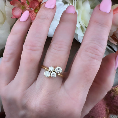 Anello vintage a quattro diamanti in oro giallo 18 carati