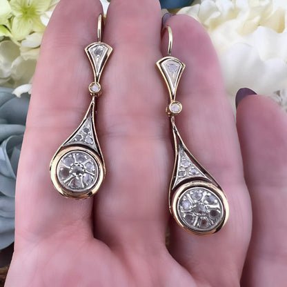 Orecchini a monachella in oro 18k con margherite di diamanti a rosetta- Italia primi ‘900