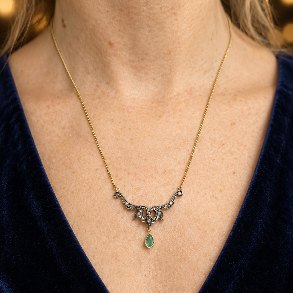 Collana Collier d’epoca in oro 18 ct con pendente in oro e argento. Italia 1950