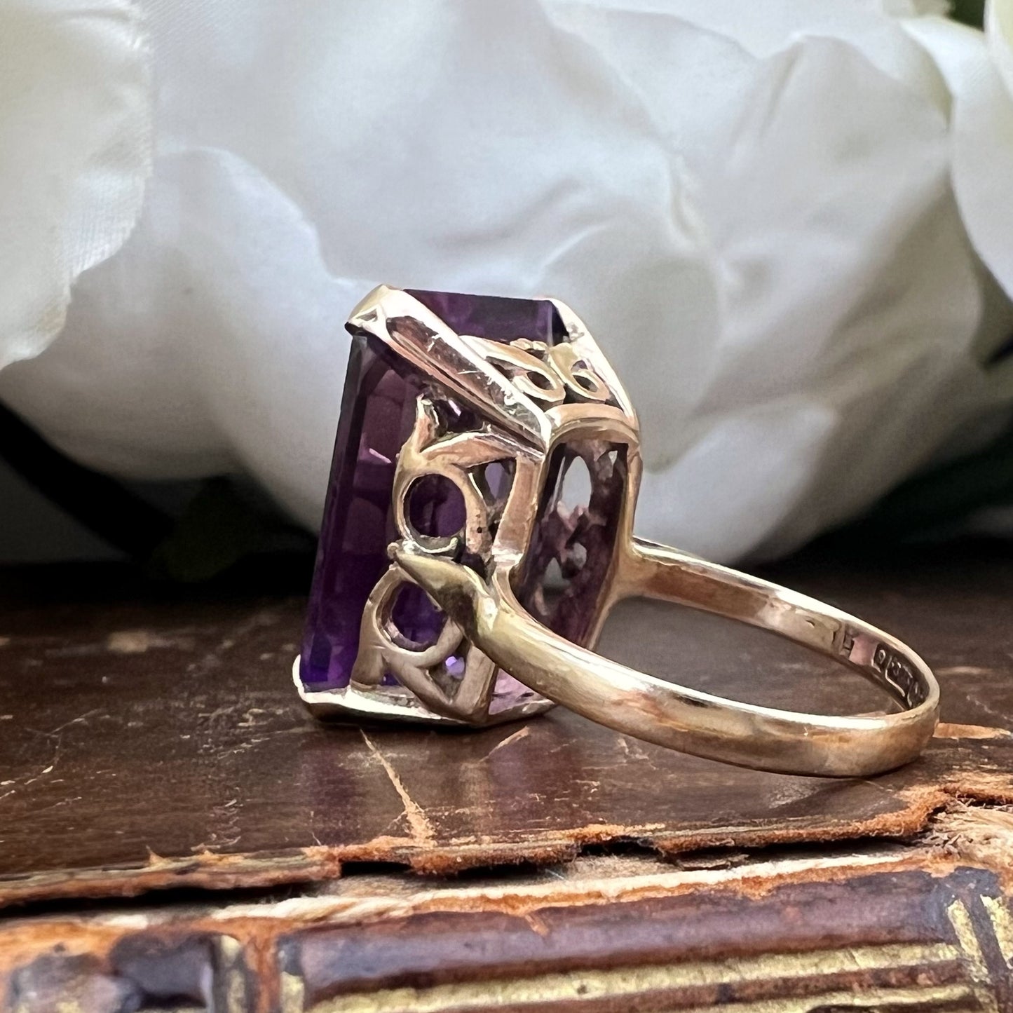 Anello Cocktail in oro 9k con ametista da 12 ct. Birmingham 1960