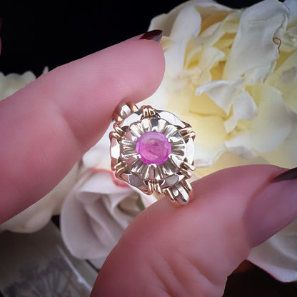 Anello in oro bianco e giallo anni ‘40 con rubino