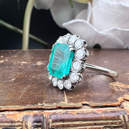 Anello vintage con smeraldo colombiano 4 ct e diamanti – Epoca 1950 ca.