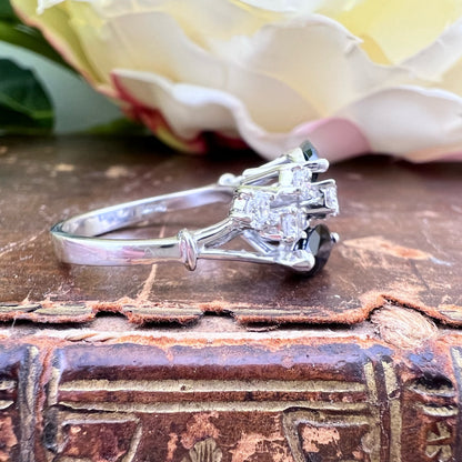 Anello vintage in oro bianco 18k con zaffiri marquise e diamanti