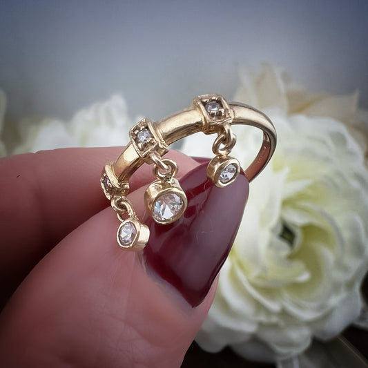 Anello vintage con pendenti mobili