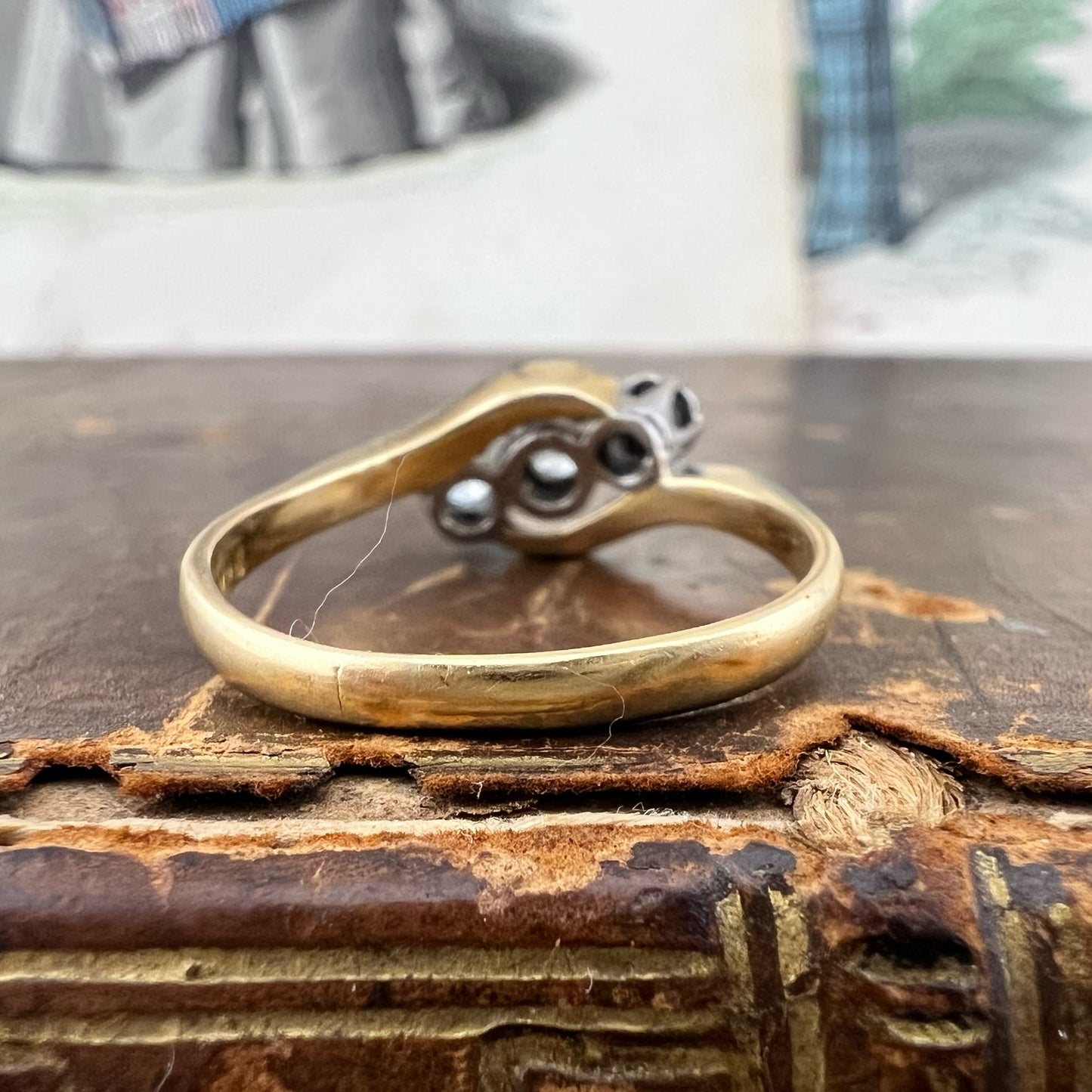 Anello trilogy in oro 18k e platino e diamanti antichi – Europa 1930-1940