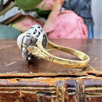 Anello antico in oro 18K con perla Mabè e diamanti a taglio rosa