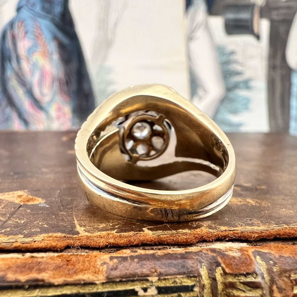 Anello a volute in oro 18k con margherita di diamanti – Italia, circa 1940