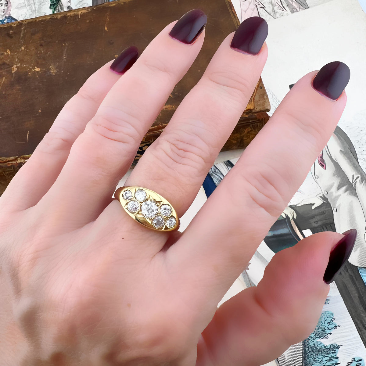 Anello con 7 diamanti old mine – Europa, fine Ottocento/primi Novecento