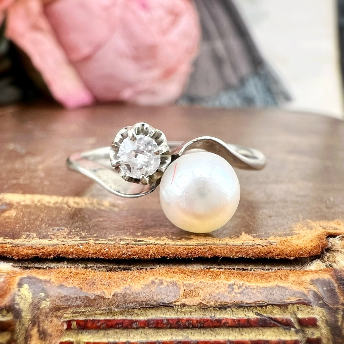 Anello toi et moi con perla e diamante, oro 18k e perla. Anni ‘50