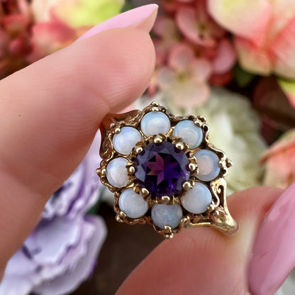 Anello a margherita con ametista e opali