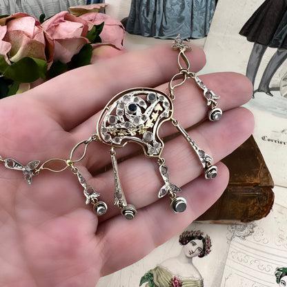 Collier Art Nouveau in oro 9 carati e argento con diamanti a taglio rosa e zaffiro centrale