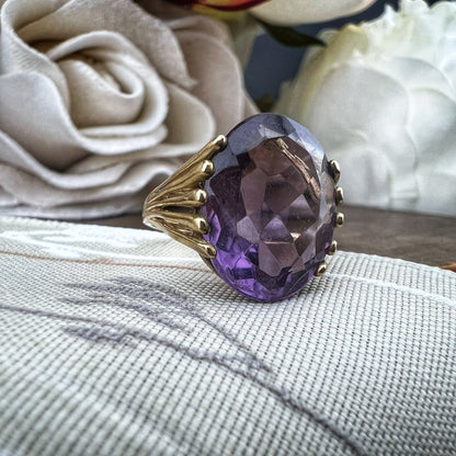 Anello Cocktail in oro e ametista Londra 1988