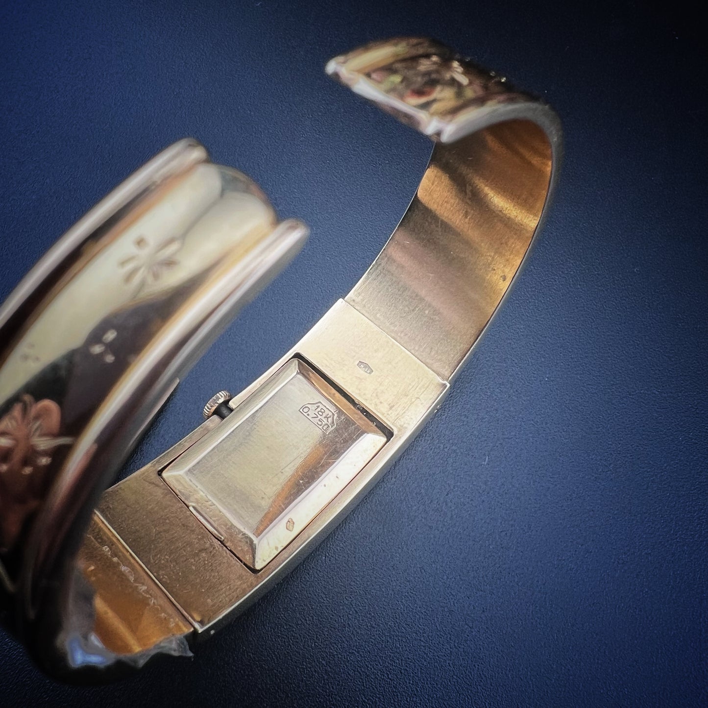 Orologio bracciale in oro 18 ct Wyler Vetta anni ‘50/‘60