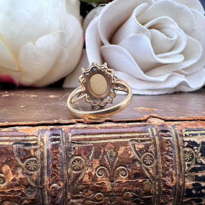 Anello Margherita in Oro Giallo con Opale e Quarzi Azzurri