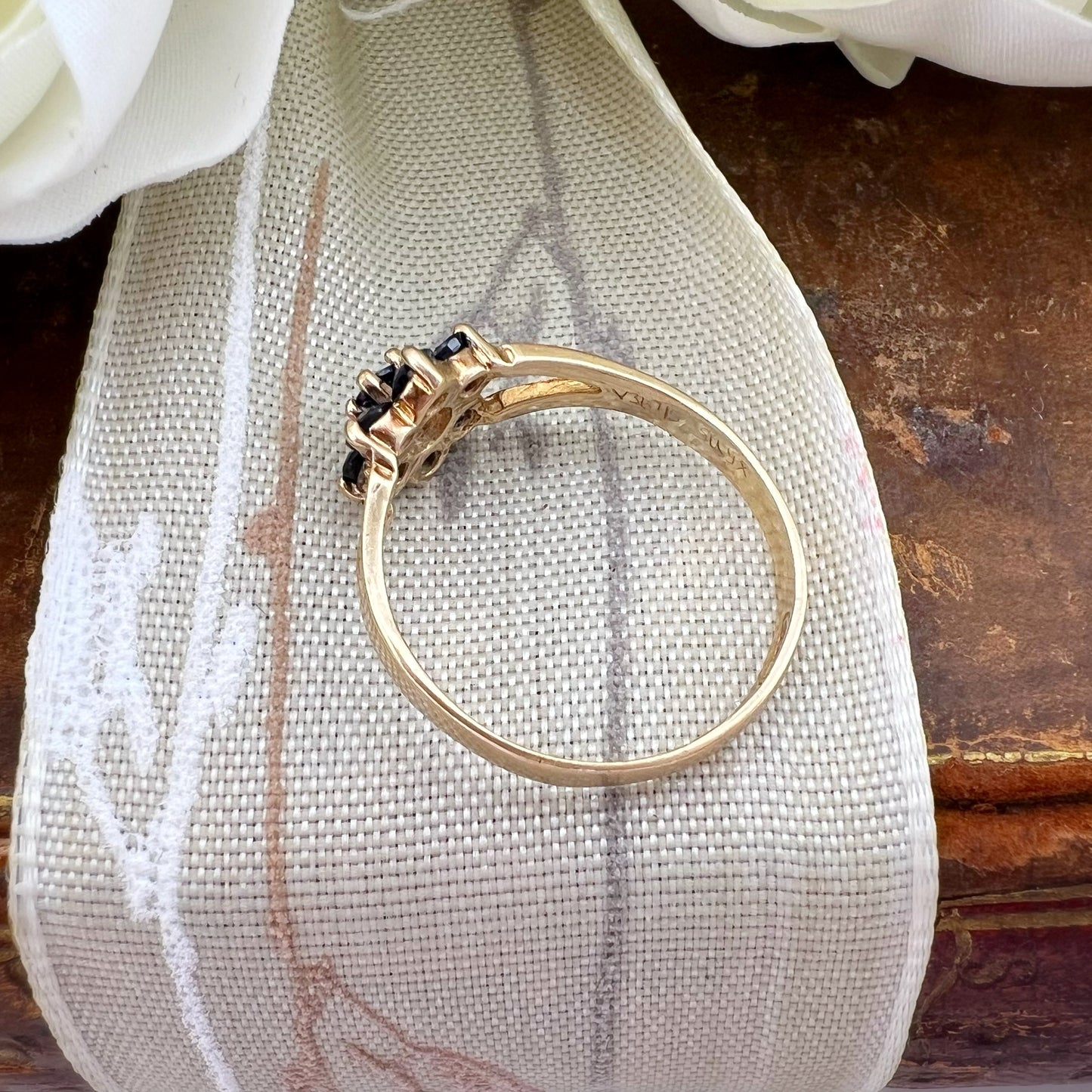 Anello vintage di Edimburgo piccola margherita di zaffiro