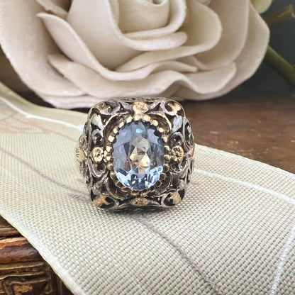 Anello in oro 18 ct e argento con topazio azzurro 1890-1910