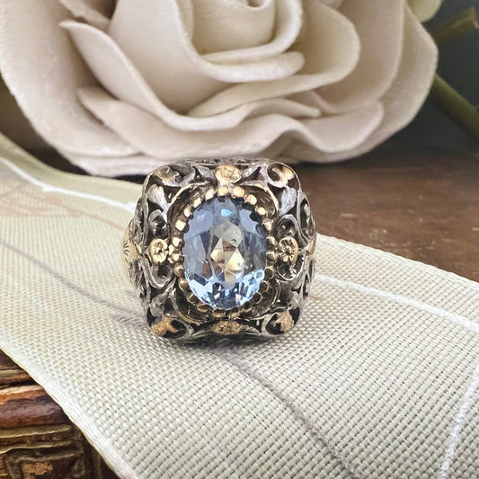 Anello in oro 18 ct e argento con topazio azzurro 1890-1910