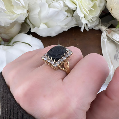 Parure ottocentesca veneziana con Moretti in materiale lapideo e diamanti a rosetta. Oro 18 ct