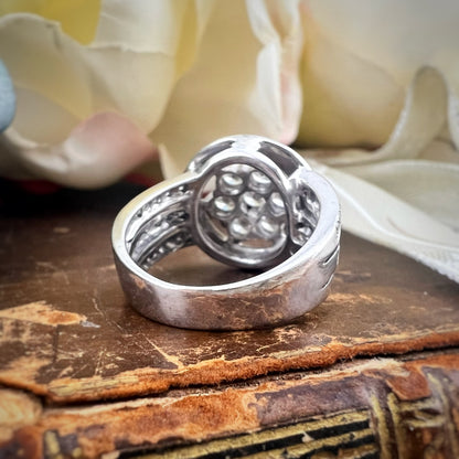 Anello vintage a margherita in oro bianco 18 kt e diamanti