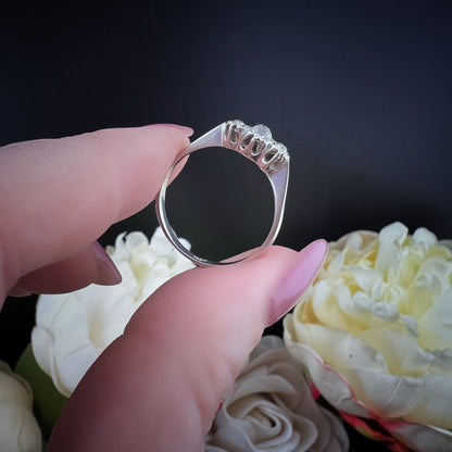 Anello trilogy con diamanti old mine