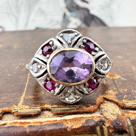 Anello rétro con ametista, diamanti e rubini – Italia, metà Novecento