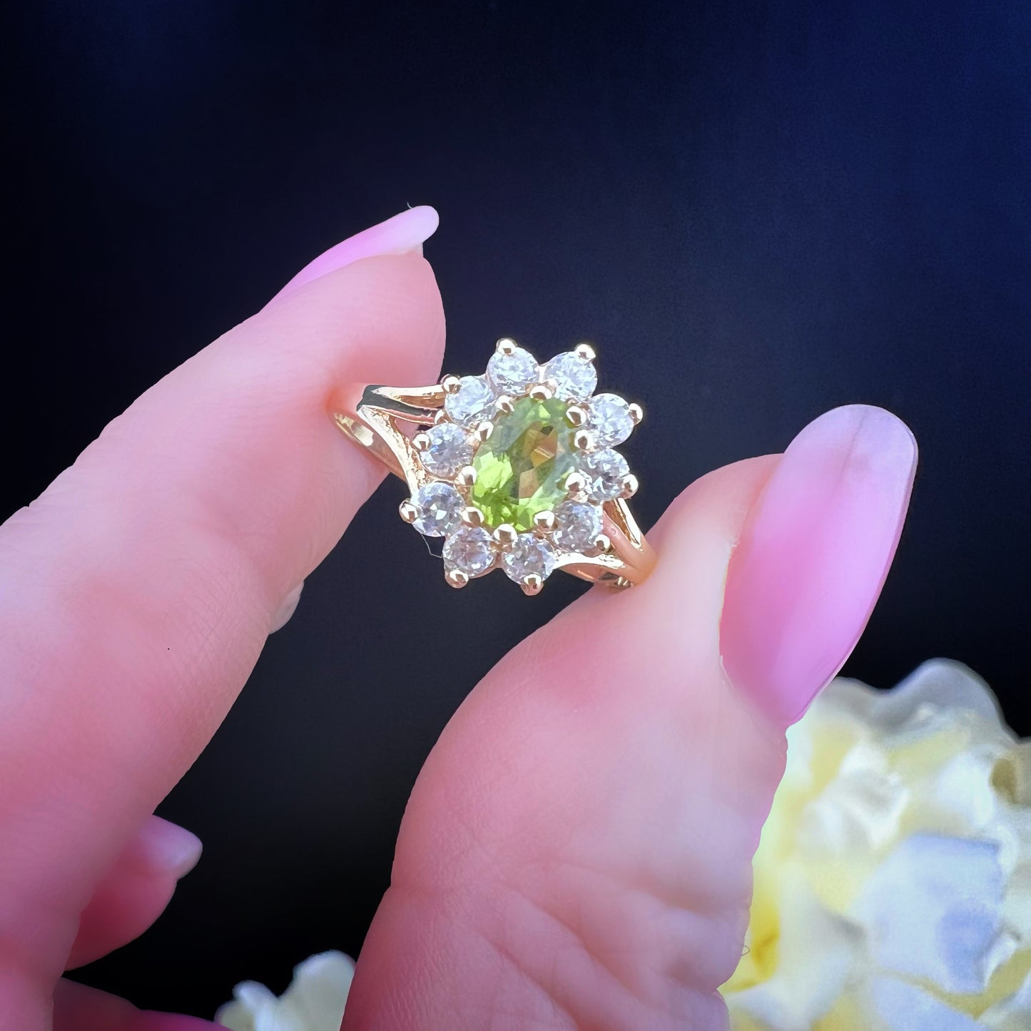 Anello Vintage in Oro 9k con Peridoto e Zirconi – Stile Inglese