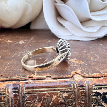 Anello Vintage a Margherita in oro con Zaffiro e Diamanti