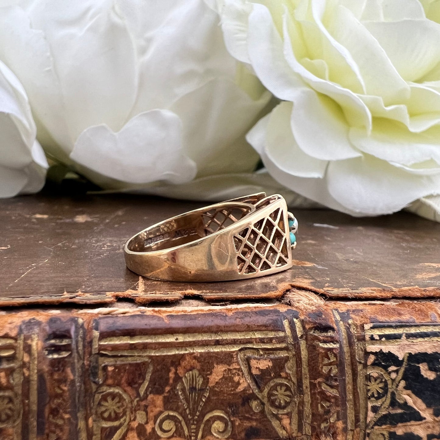 Anello Fiore in Oro Giallo con Turchesi e Perla – Birmingham 1972