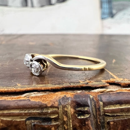 Anello Toi et Moi in oro 18k con diamanti old mine – Nord Europa, anni ’20