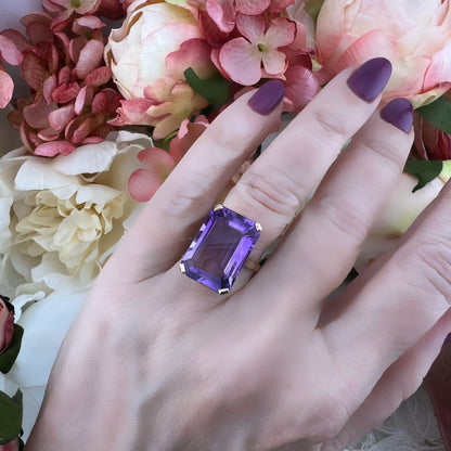 Anello Cocktail in oro 9k con ametista da 12 ct. Birmingham 1960