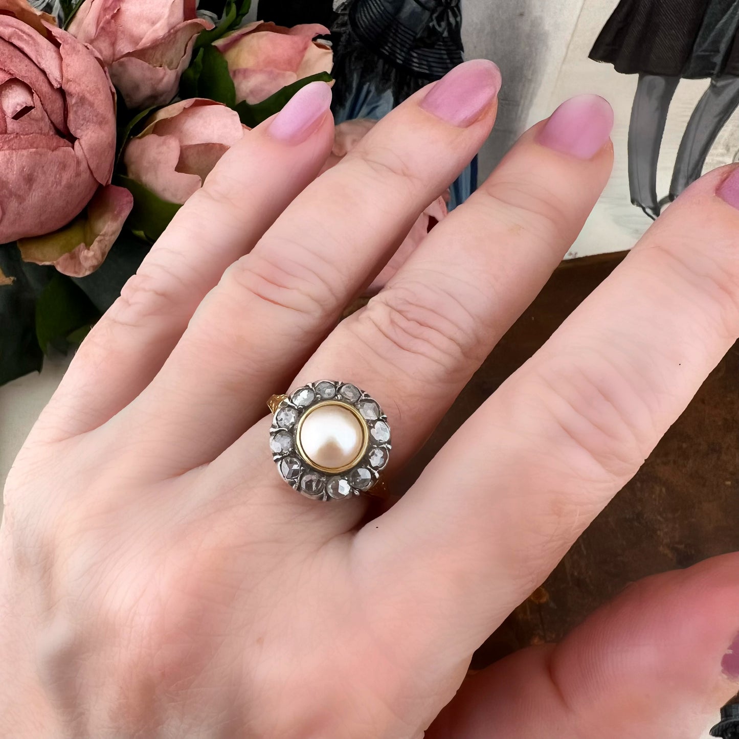 Anello antico in oro 18K con perla Mabè e diamanti a taglio rosa
