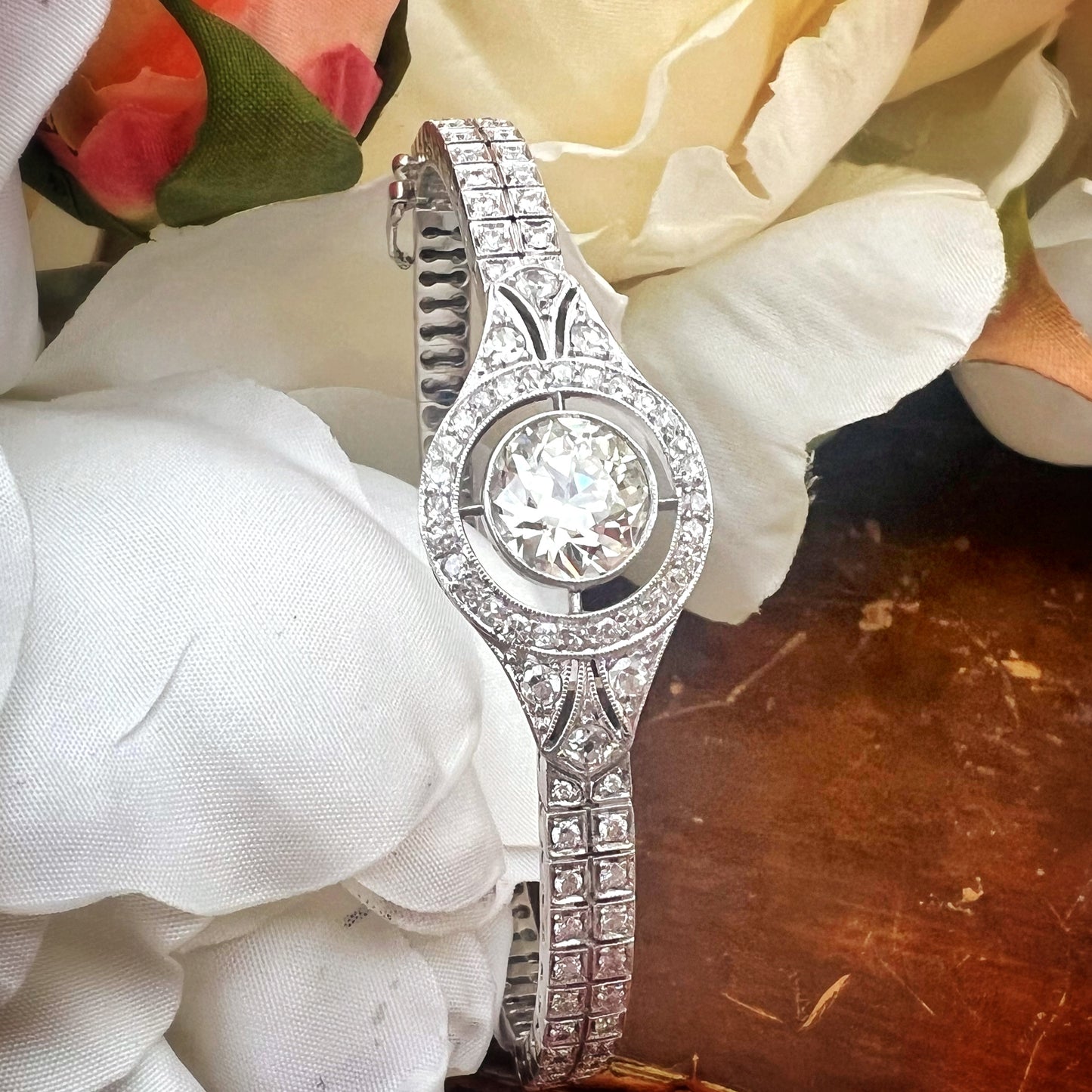 Bracciale a manetta in oro bianco 18k con diamante da 2 ct old cut Art Déco, Italia XX secolo