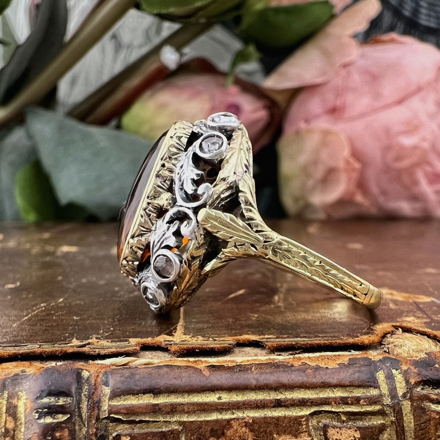 Importante anello in oro 18 carati e argento con citrino Madeira